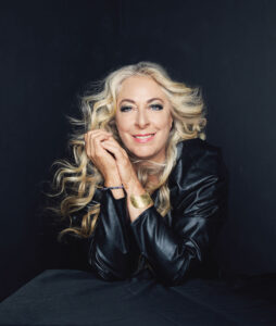 Adora Winquist, Author and Plant and Vibrational Medicine Expert